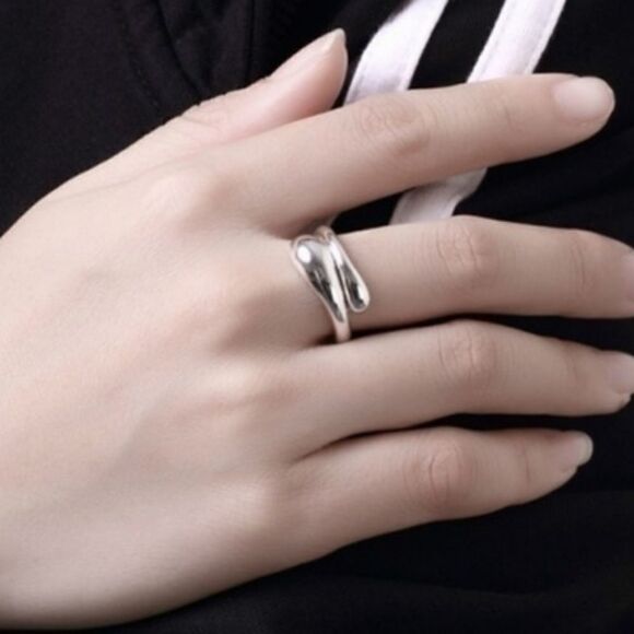 Silver teardrop set marked .925 - Picture 6 of 11